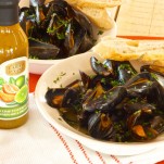 Spicy Coconut Steamed Mussels